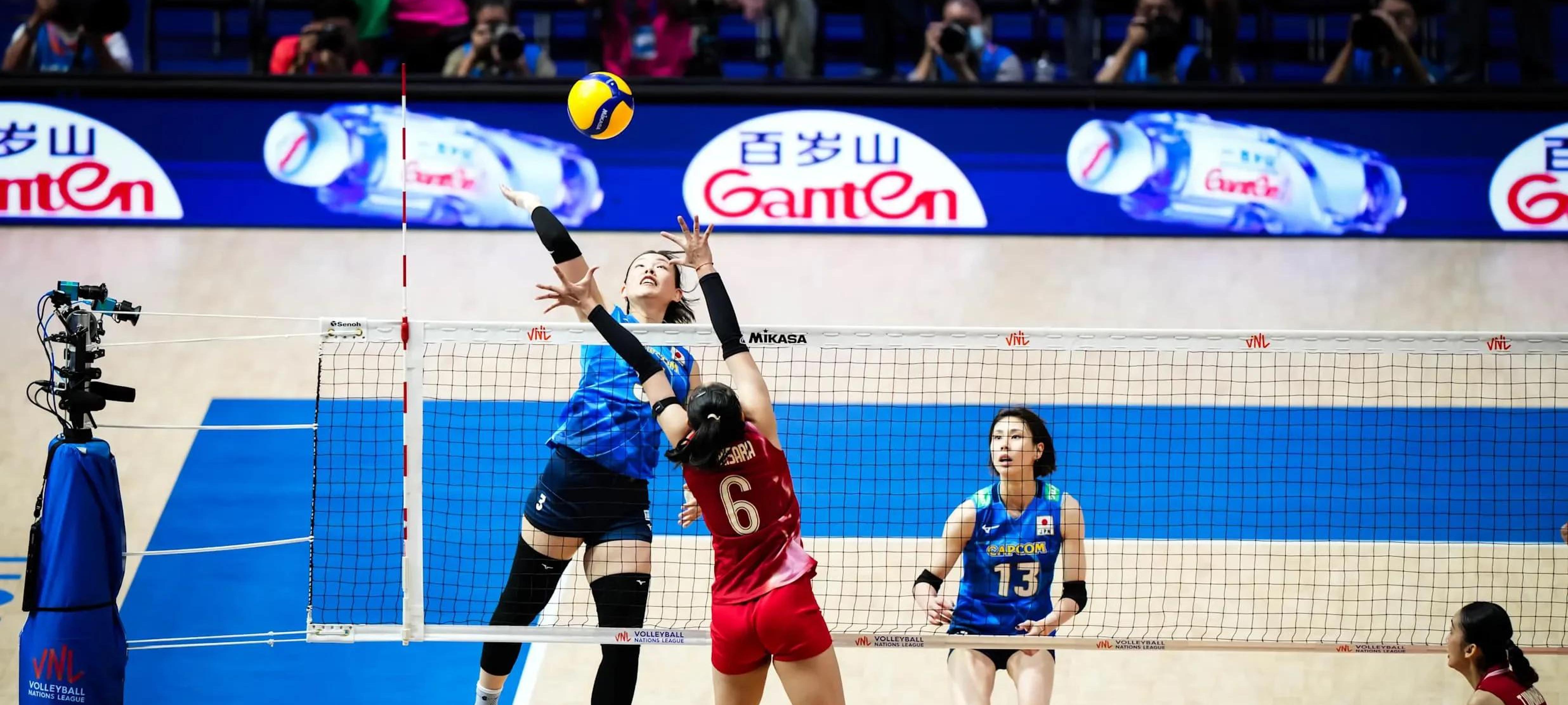 泰国女排队力挫对手，晋级决赛