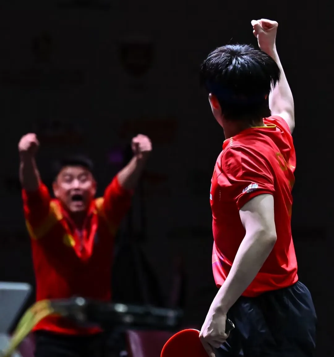 中国击剑队实现大逆转,成功晋级半决赛 中国击剑队实现大逆转,成功晋级半决赛