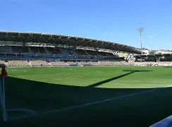 不放弃广岛三箭主场战平班高哈鲁福晋级